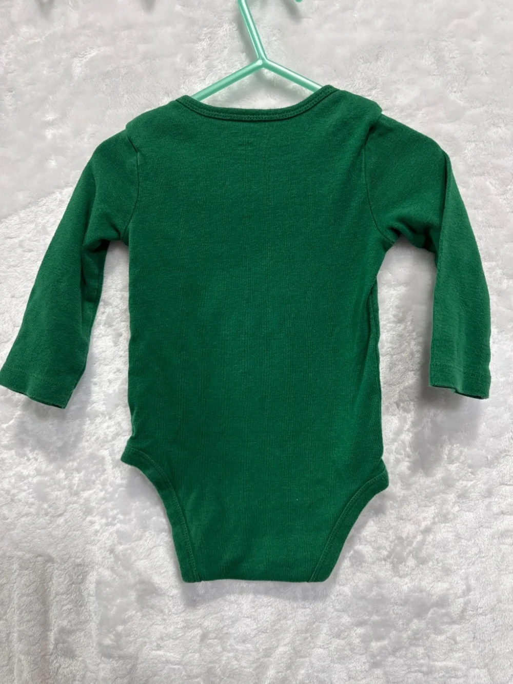 Lot of 2 Christmas print baby bodysuit green Santa’s unisex size 12 M